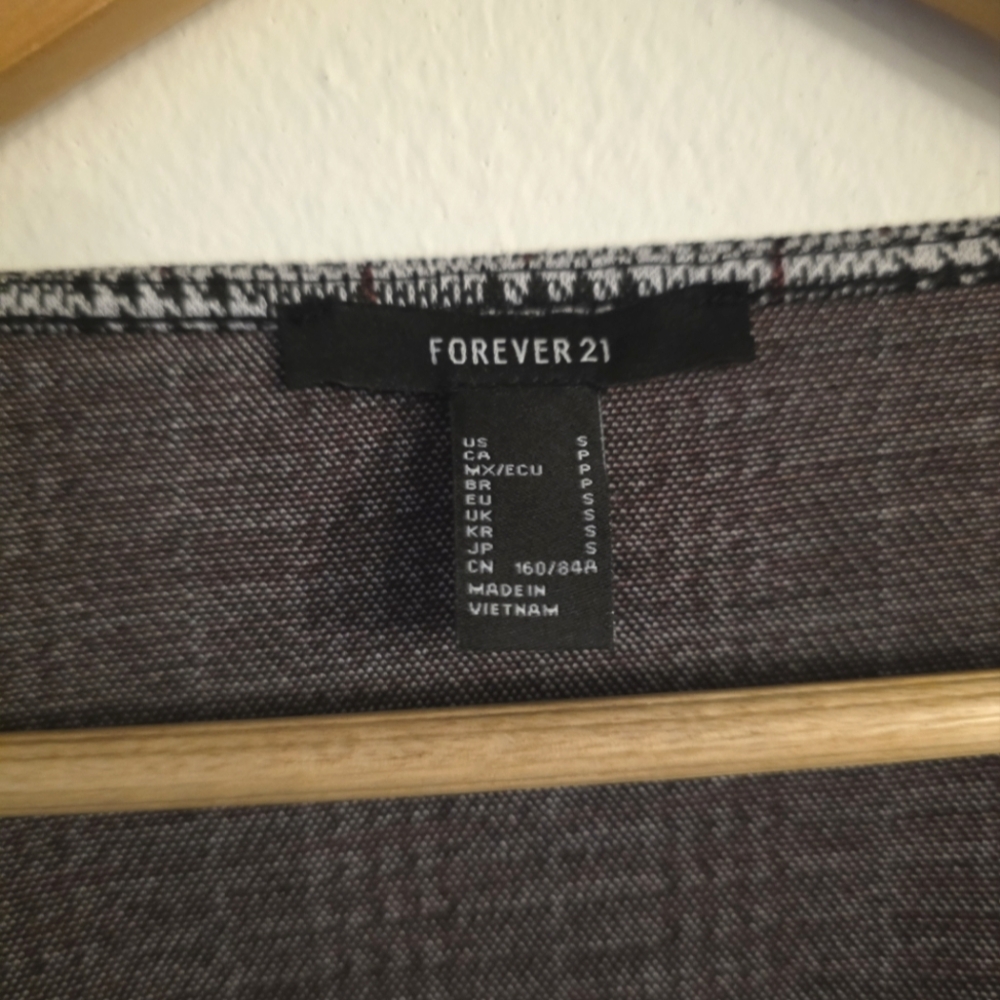 Forever 21 Checkered Zip-Front Crop Top - Black and White - Picture 4 of 5